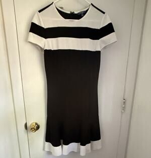 Peter Som Black/White Colorblock Sheath Knit Dress Short Sleeve Size 10